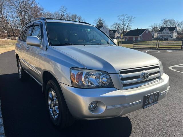 used 2005 Toyota Highlander car, priced at $8,995