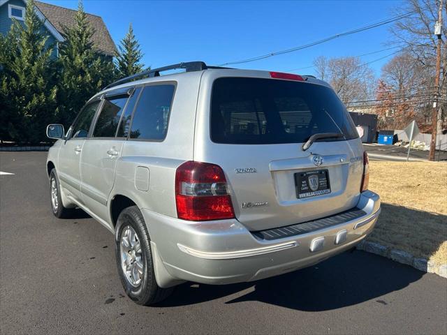 used 2005 Toyota Highlander car, priced at $8,995