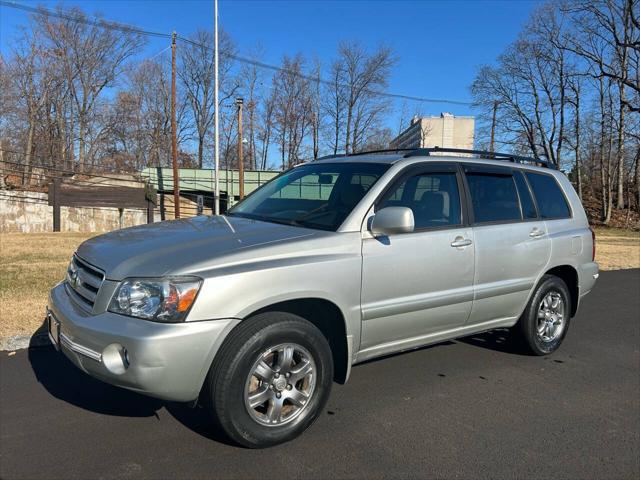 used 2005 Toyota Highlander car, priced at $8,995