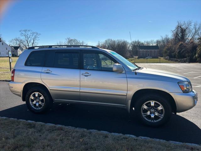 used 2005 Toyota Highlander car, priced at $8,995