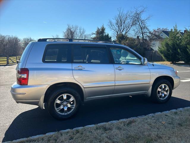 used 2005 Toyota Highlander car, priced at $8,995