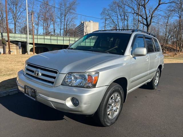 used 2005 Toyota Highlander car, priced at $8,995