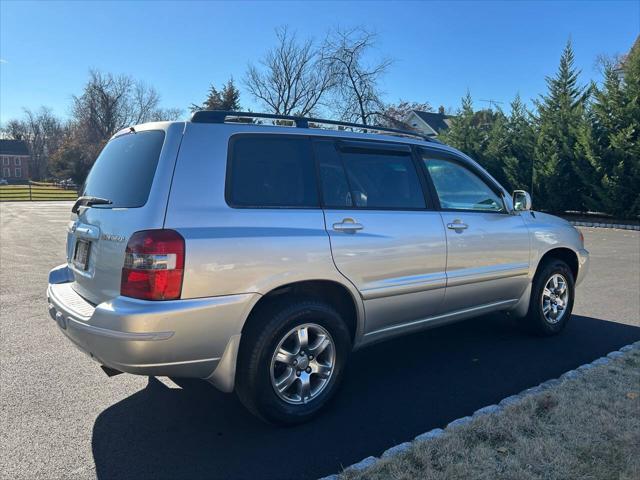 used 2005 Toyota Highlander car, priced at $8,995