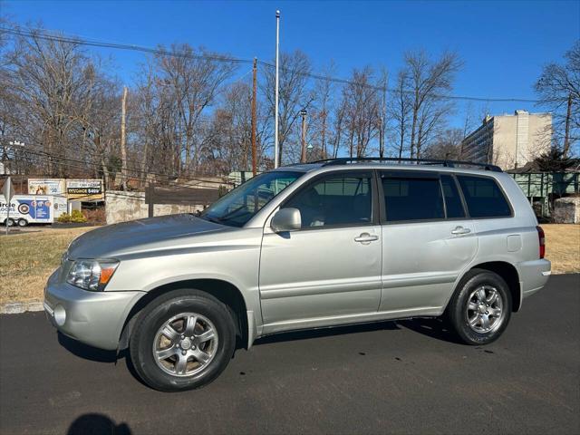 used 2005 Toyota Highlander car, priced at $8,995