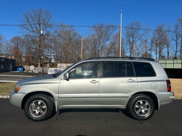 used 2005 Toyota Highlander car, priced at $8,995