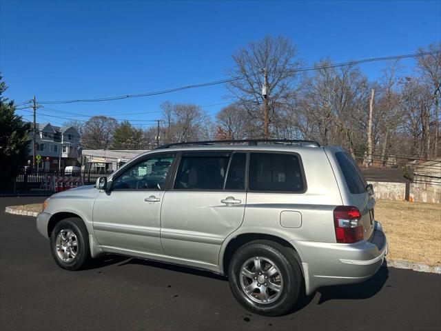 used 2005 Toyota Highlander car, priced at $8,995