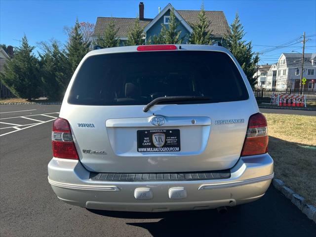 used 2005 Toyota Highlander car, priced at $8,995