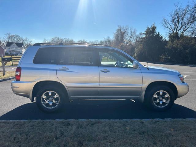 used 2005 Toyota Highlander car, priced at $8,995