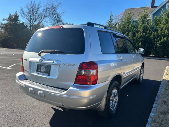 used 2005 Toyota Highlander car, priced at $8,995