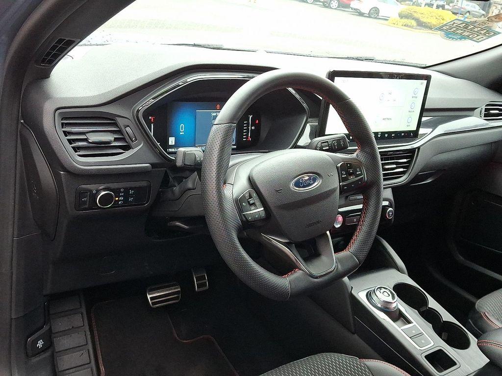 used 2023 Ford Escape car, priced at $24,997