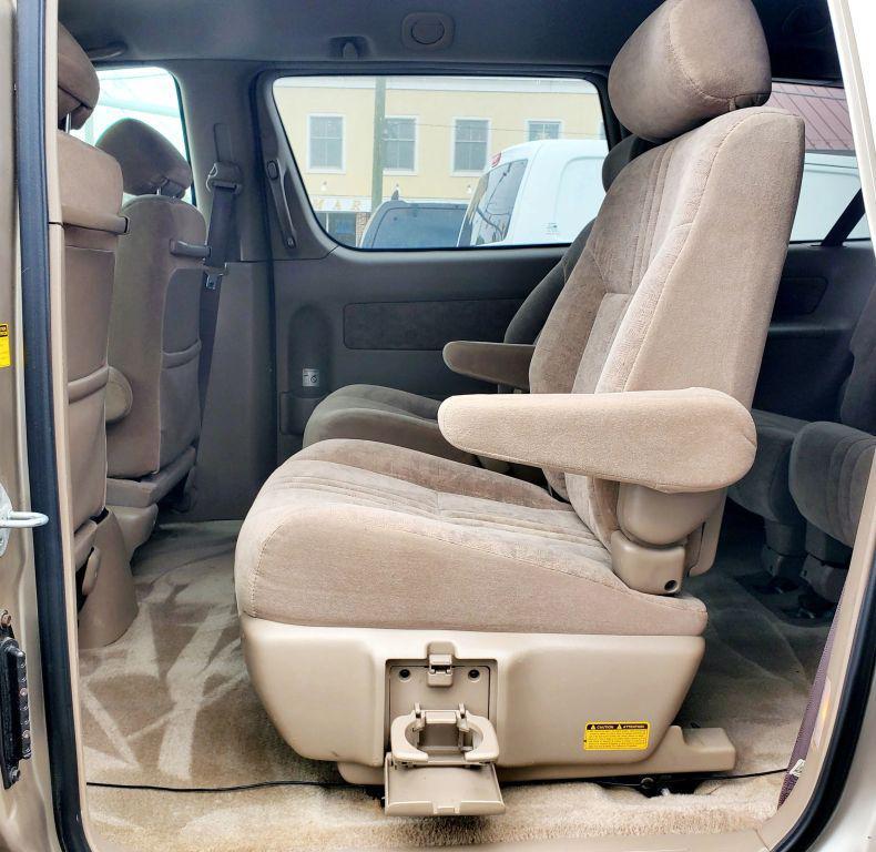 used 2001 Toyota Sienna car, priced at $3,990