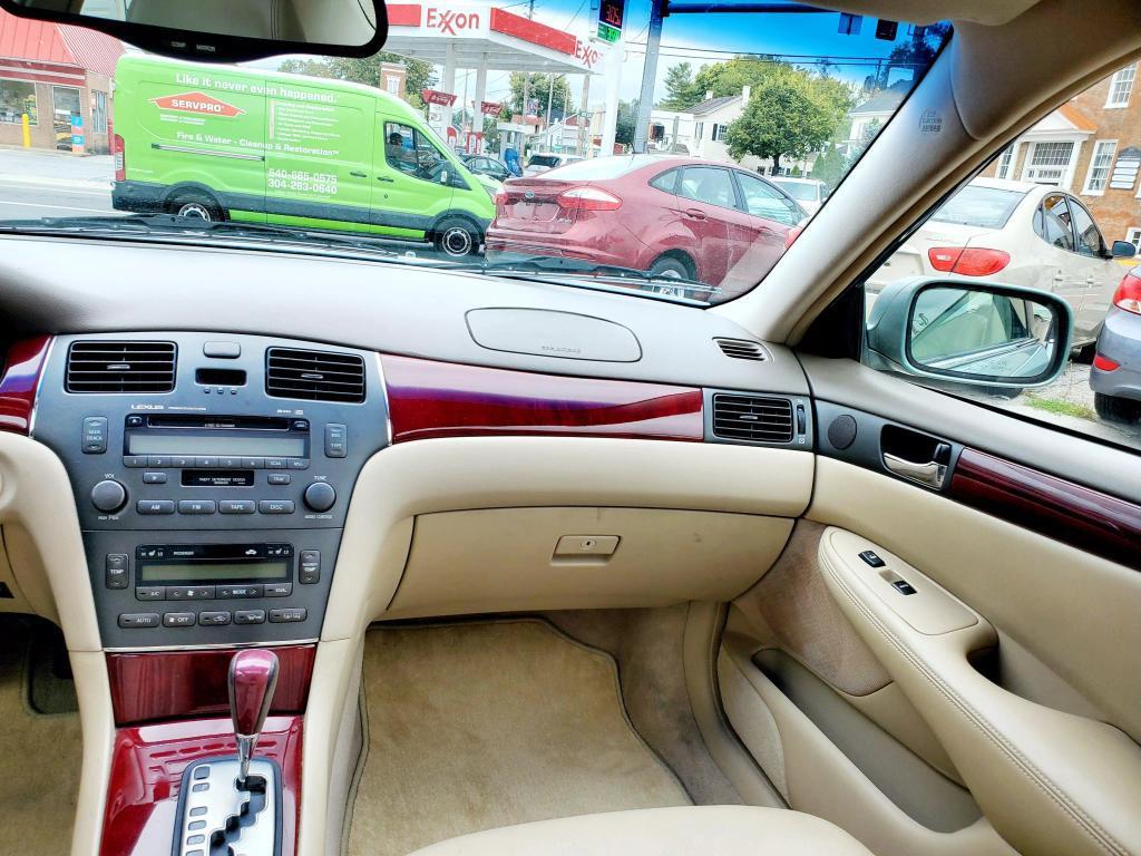 used 2002 Lexus ES 300 car, priced at $5,750