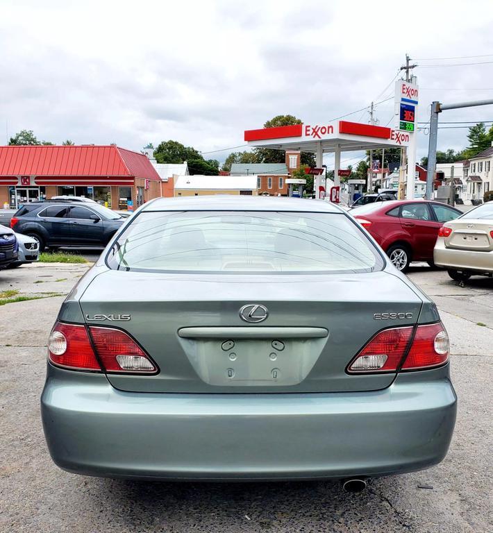 used 2002 Lexus ES 300 car, priced at $5,750