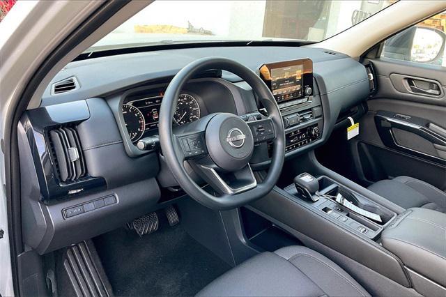 new 2025 Nissan Pathfinder car, priced at $39,010