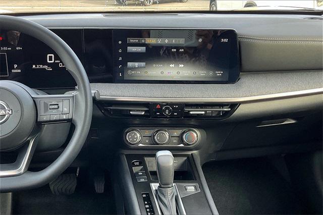new 2025 Nissan Kicks car, priced at $25,595