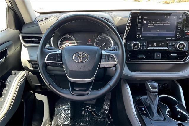 used 2022 Toyota Highlander car, priced at $33,593