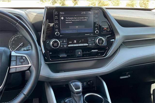 used 2022 Toyota Highlander car, priced at $33,593