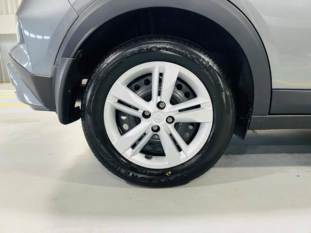 new 2025 Nissan Kicks Play car, priced at $23,850