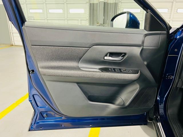 new 2025 Nissan Kicks car, priced at $25,595