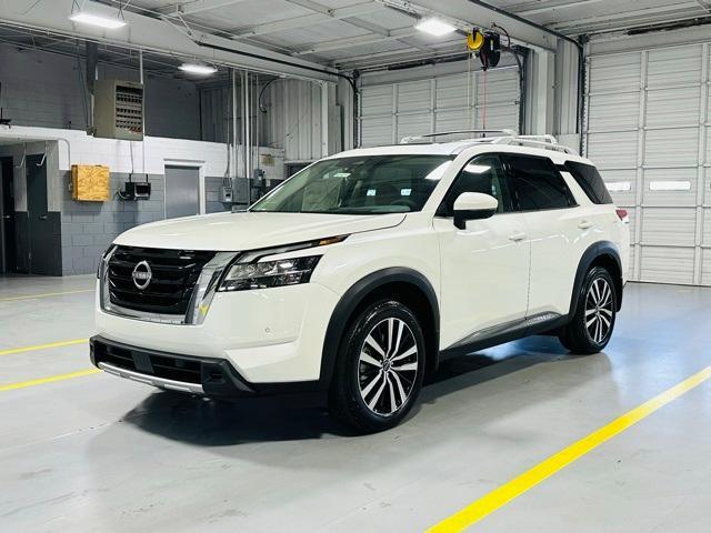 new 2024 Nissan Pathfinder car, priced at $52,685