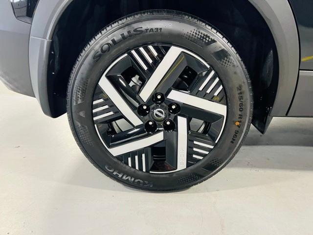 new 2025 Nissan Kicks car, priced at $25,595