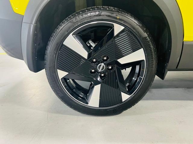 new 2025 Nissan Kicks car, priced at $29,250