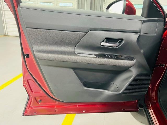 new 2025 Nissan Kicks car, priced at $26,160