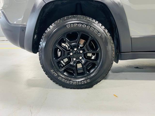 used 2023 Jeep Cherokee car, priced at $27,500