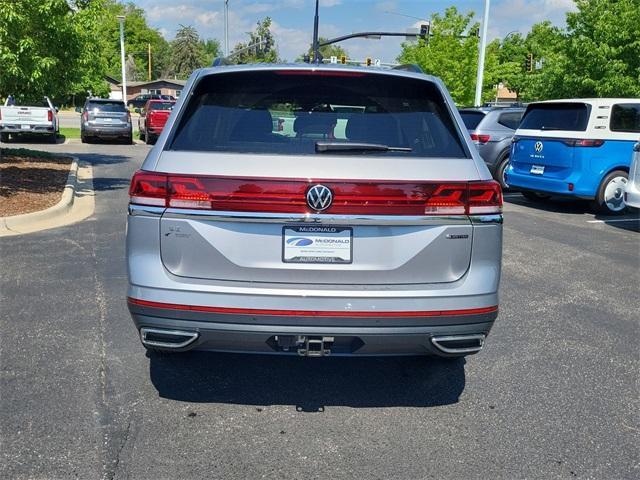 new 2025 Volkswagen Atlas car, priced at $44,321