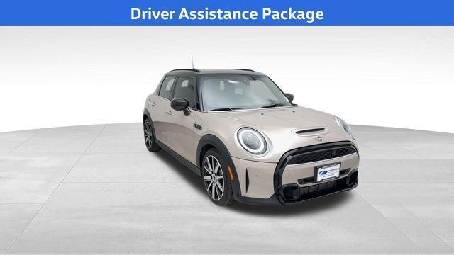 used 2022 MINI Hardtop car, priced at $20,900
