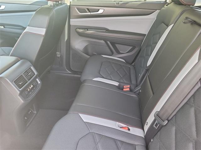 new 2025 Volkswagen Atlas car, priced at $45,132