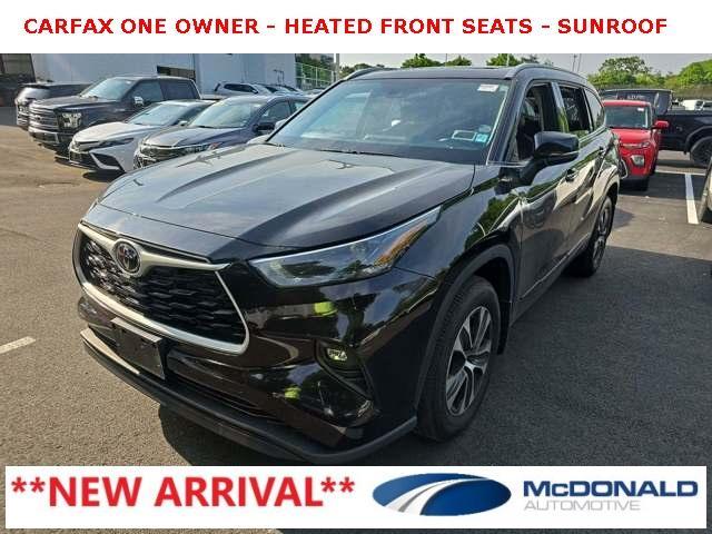 used 2022 Toyota Highlander car, priced at $37,598