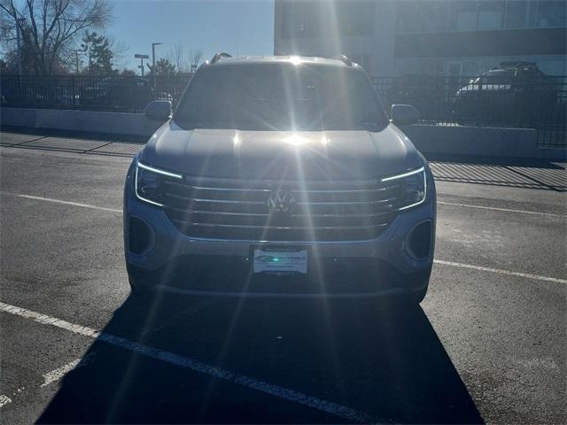 new 2024 Volkswagen Atlas car, priced at $39,573