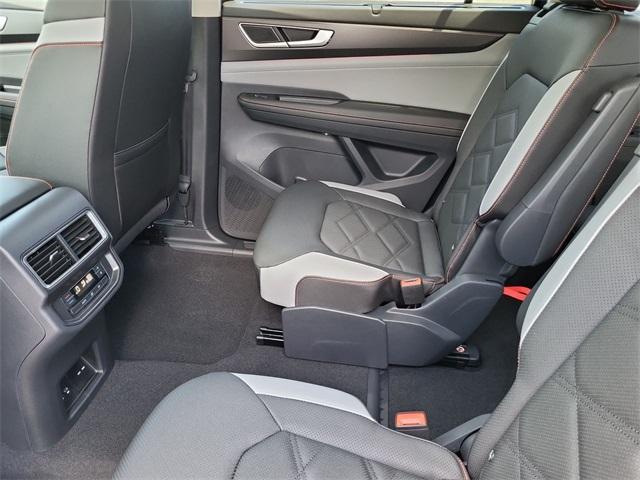 new 2025 Volkswagen Atlas car, priced at $43,707