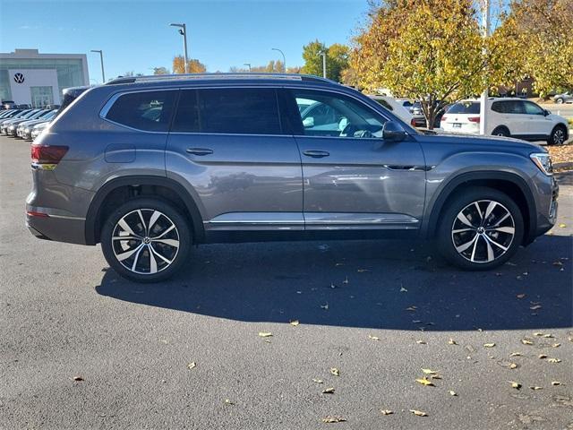 new 2024 Volkswagen Atlas car, priced at $48,679