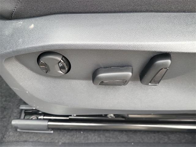 new 2024 Volkswagen Tiguan car, priced at $33,016