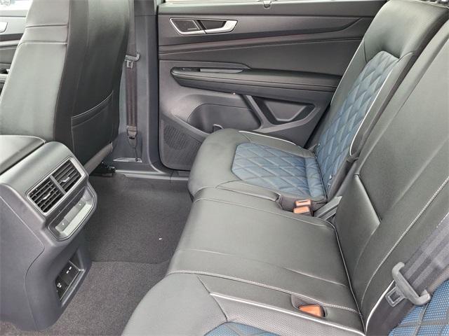 new 2025 Volkswagen Atlas Cross Sport car, priced at $50,640