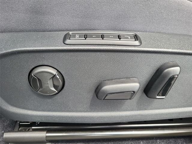 new 2025 Volkswagen ID.4 car, priced at $39,343