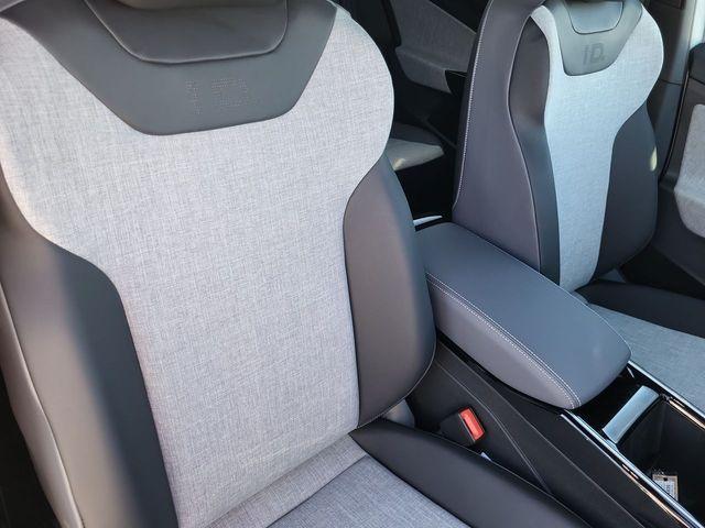 new 2025 Volkswagen ID.4 car, priced at $40,160