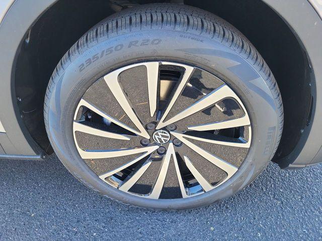 new 2025 Volkswagen ID.4 car, priced at $40,160