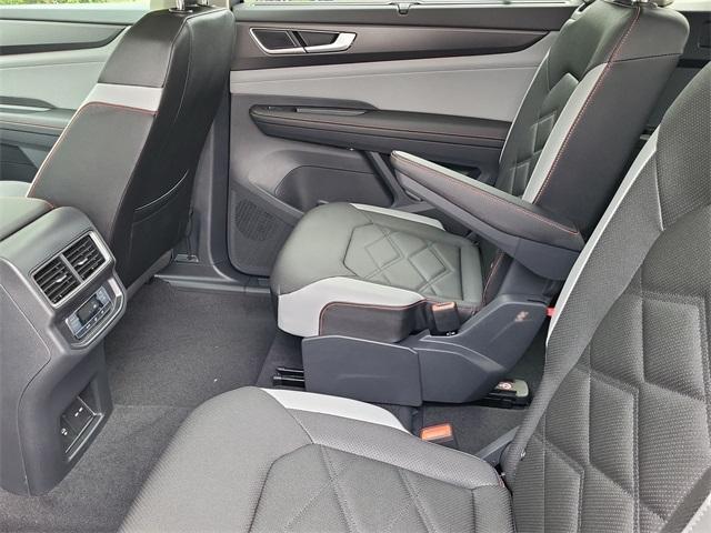 new 2025 Volkswagen Atlas car, priced at $44,253
