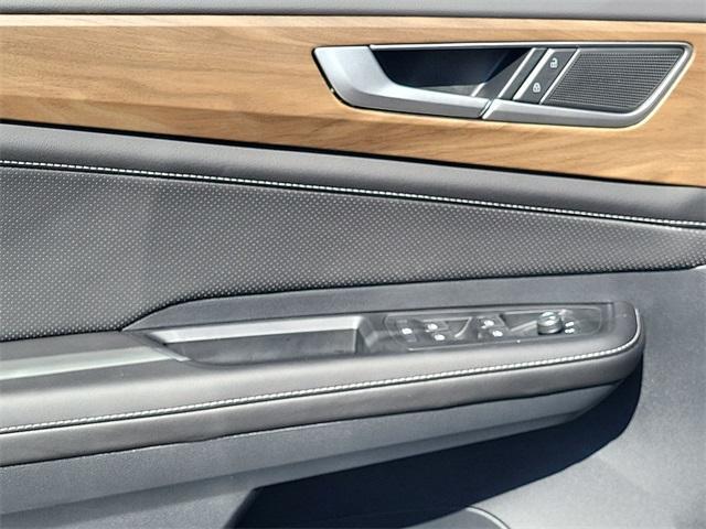 new 2025 Volkswagen Atlas car, priced at $38,711