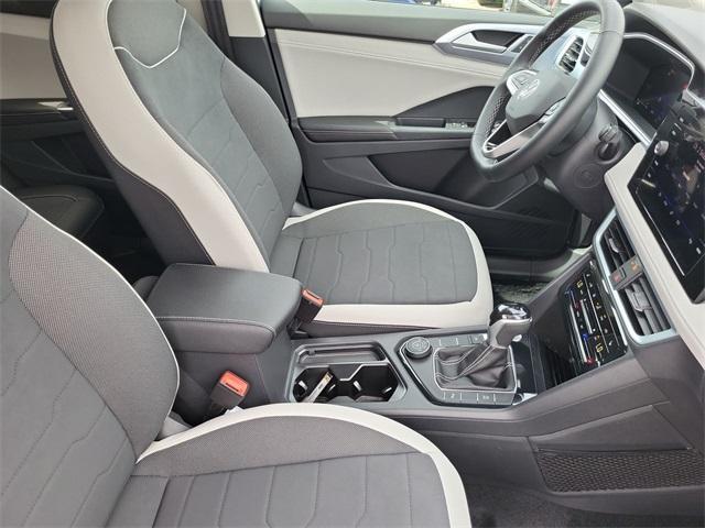 new 2025 Volkswagen Taos car