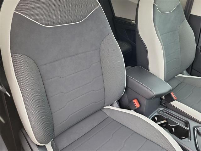 new 2025 Volkswagen Taos car