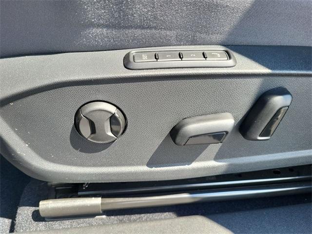 new 2025 Volkswagen ID.4 car, priced at $39,343