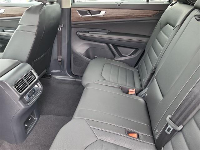 new 2025 Volkswagen Atlas car, priced at $49,592