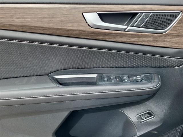 new 2025 Volkswagen Atlas car, priced at $49,592
