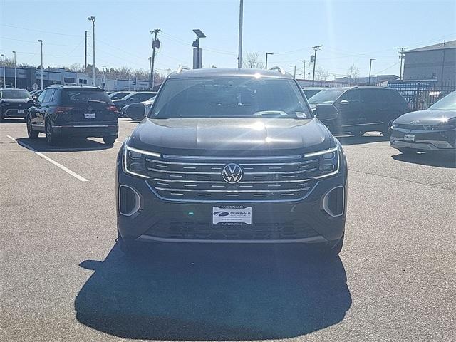 new 2025 Volkswagen Atlas car, priced at $46,277