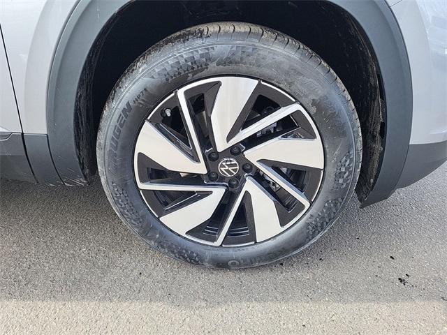 new 2025 Volkswagen Atlas car, priced at $43,766