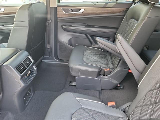 new 2025 Volkswagen Atlas car, priced at $51,714